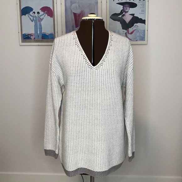 Joie Grey and White V-neck Pullover Sweater Size L - Picture 1 of 6